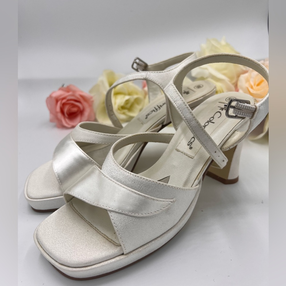 Coloriffics White open toe shoes